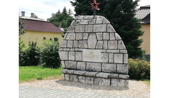Pamätník osloboditeľom obce Kaluža
